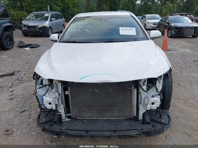 2019 TOYOTA CAMRY LE 13