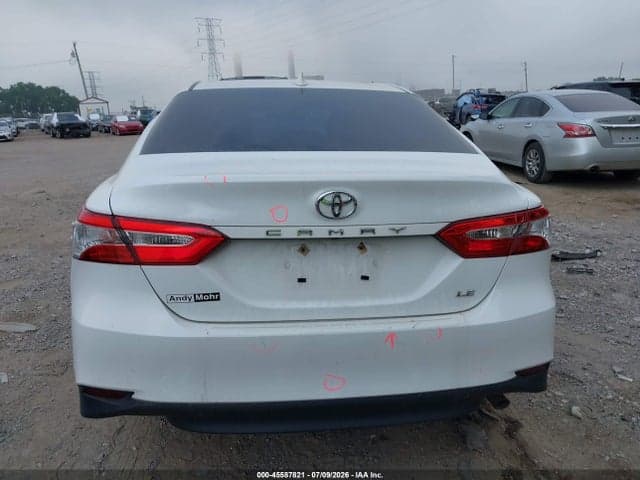2019 TOYOTA CAMRY LE 17