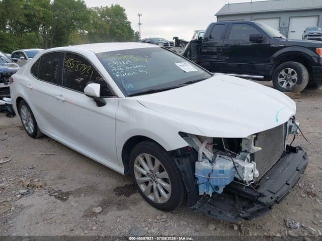 2019 TOYOTA CAMRY LE 6