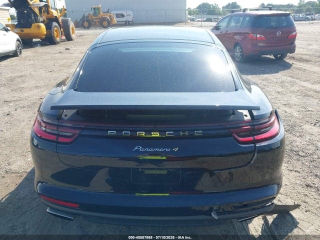 2018 PORSCHE PANAMERA 4 16
