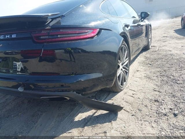 2018 PORSCHE PANAMERA 4 18