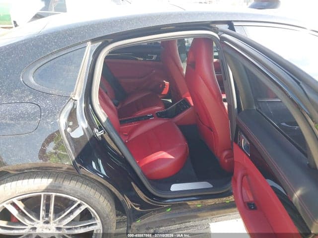 2018 PORSCHE PANAMERA 4 8