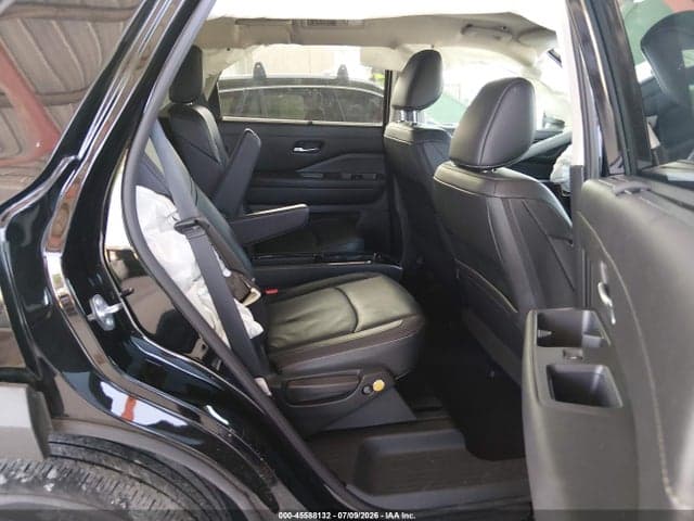 2025 NISSAN PATHFINDER SL FWD 8