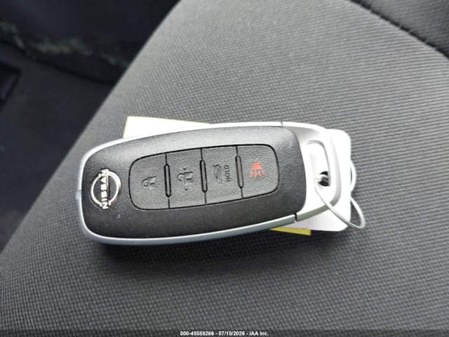 2025 NISSAN VERSA 1.6 SV 10