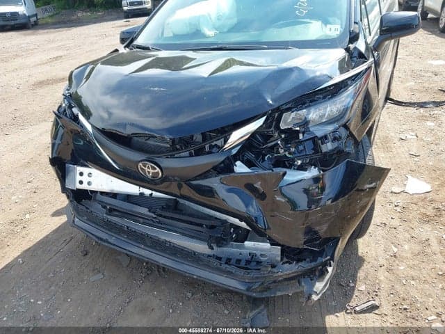 2026 TOYOTA SIENNA LE 6