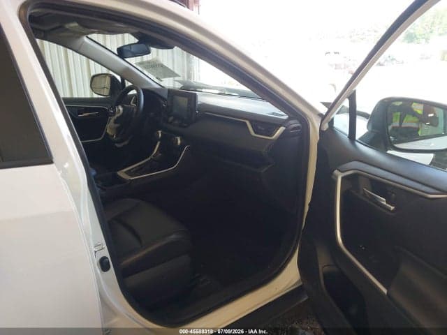 2020 TOYOTA RAV4 XLE PREMIUM 5