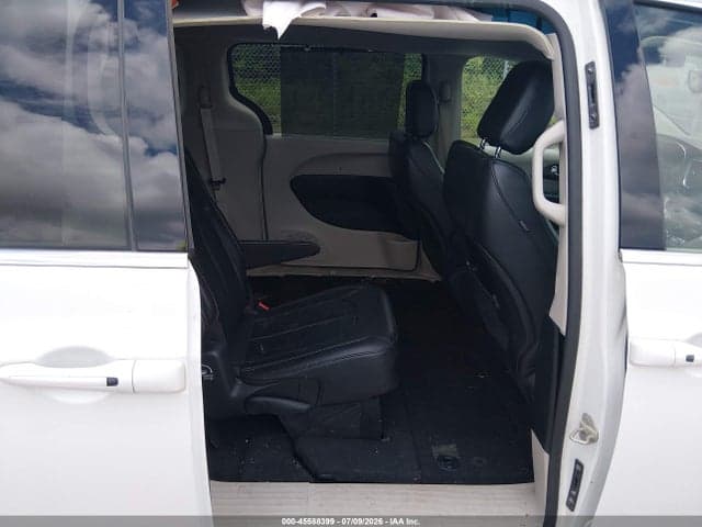 2020 CHRYSLER VOYAGER LXI 8