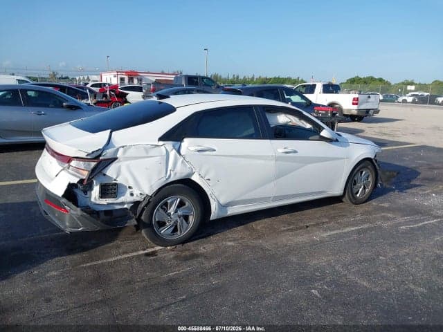 2024 HYUNDAI ELANTRA SE 6