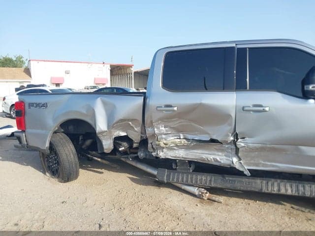 2024 FORD F-250 LARIAT 6