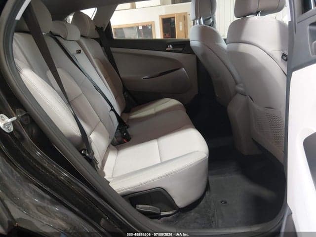 2018 HYUNDAI TUCSON SE 8