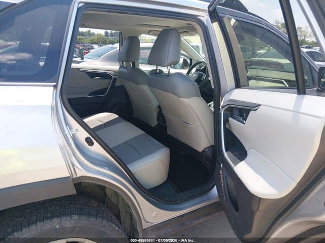 2019 TOYOTA RAV4 XLE PREMIUM 8