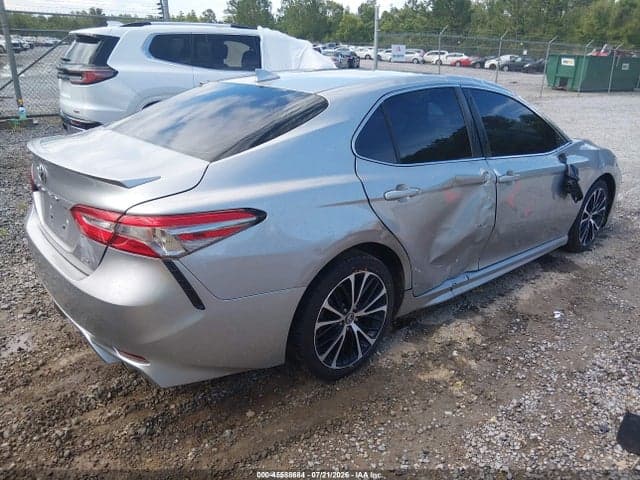 2019 TOYOTA CAMRY SE 4