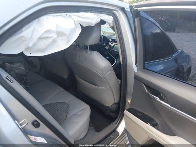 2019 TOYOTA CAMRY SE 8