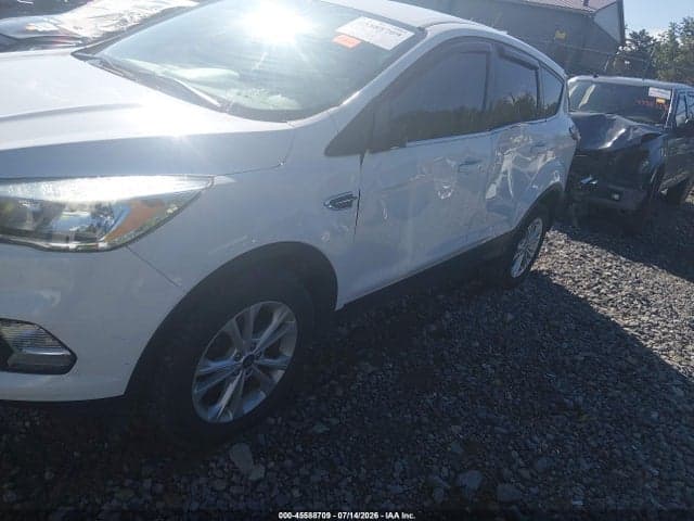 2017 FORD ESCAPE SE 6