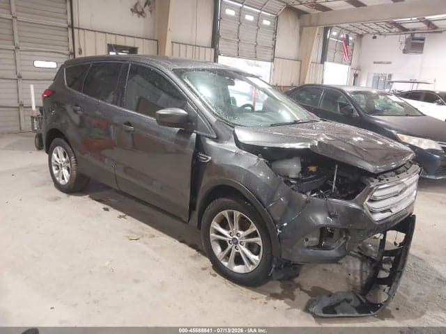 2019 FORD ESCAPE SE 1