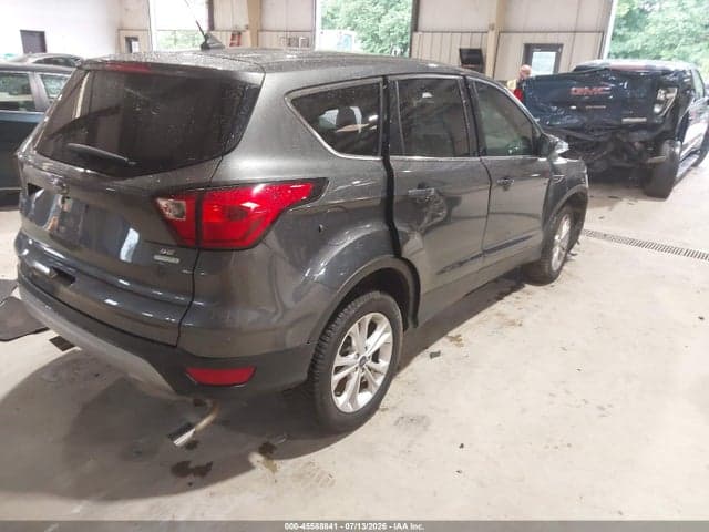 2019 FORD ESCAPE SE 4