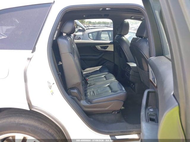 2019 AUDI Q7 8
