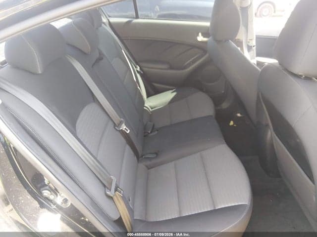 2017 KIA FORTE LX 8