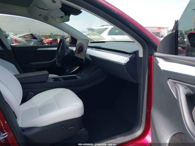 2024 TESLA MODEL Y 5