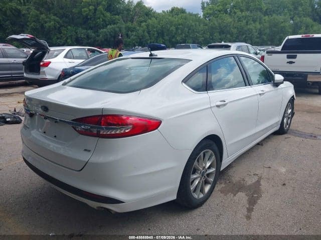2017 FORD FUSION SE 4