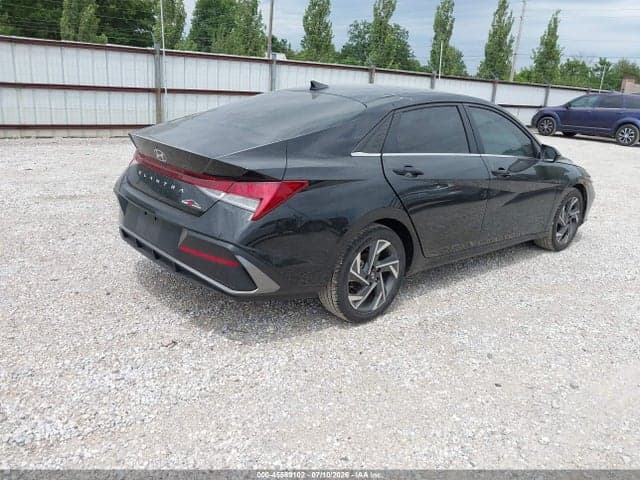 2024 HYUNDAI ELANTRA SEL 4