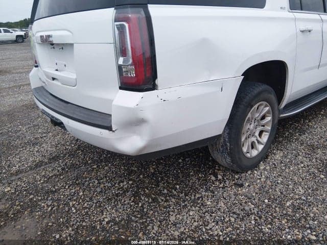 2017 GMC YUKON XL SLT 17