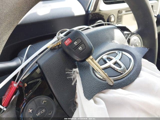 2019 TOYOTA PRIUS C L 11