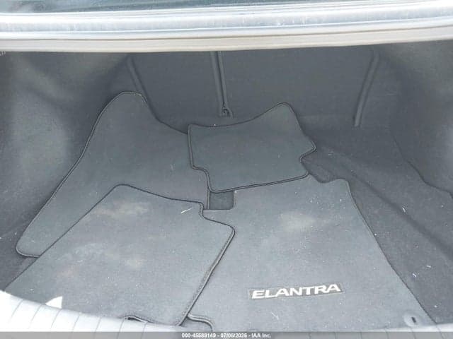 2020 HYUNDAI ELANTRA SE 12