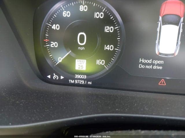 2022 VOLVO XC40 T5 MOMENTUM 7