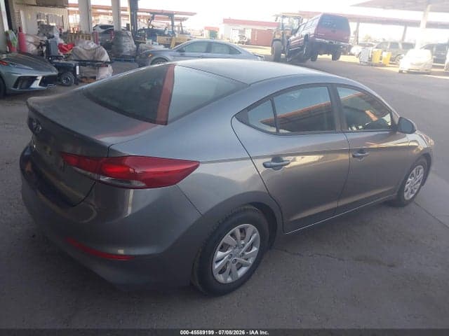 2018 HYUNDAI ELANTRA SE 4