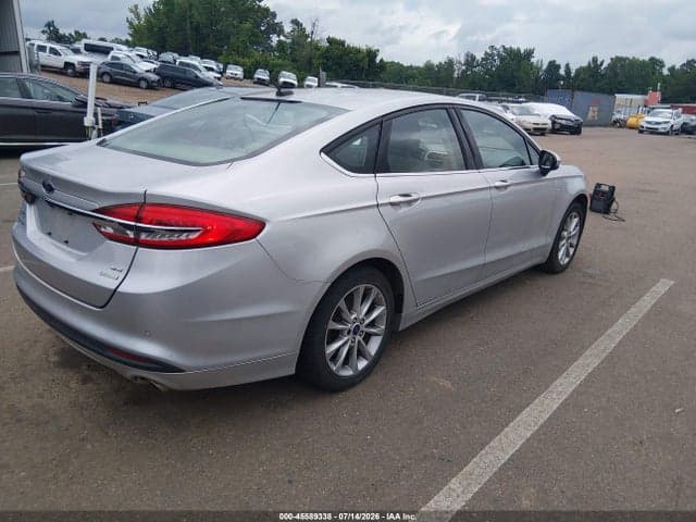 2017 FORD FUSION SE 4