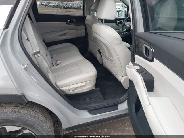 2024 KIA SORENTO S 8