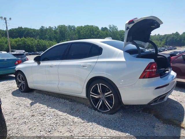 2022 VOLVO S60 B5 R-DESIGN 13