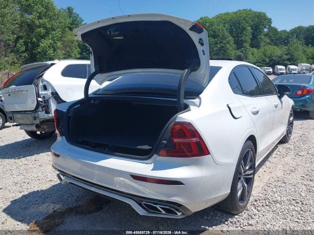 2022 VOLVO S60 B5 R-DESIGN 4