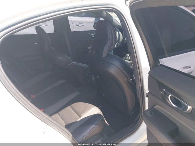 2022 VOLVO S60 B5 R-DESIGN 8