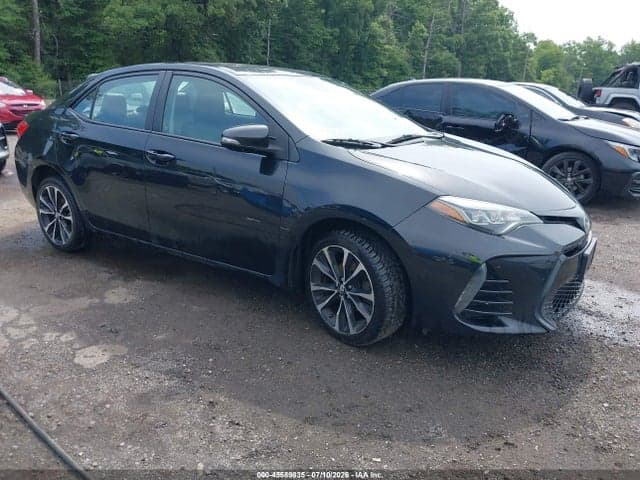 2017 TOYOTA COROLLA SE