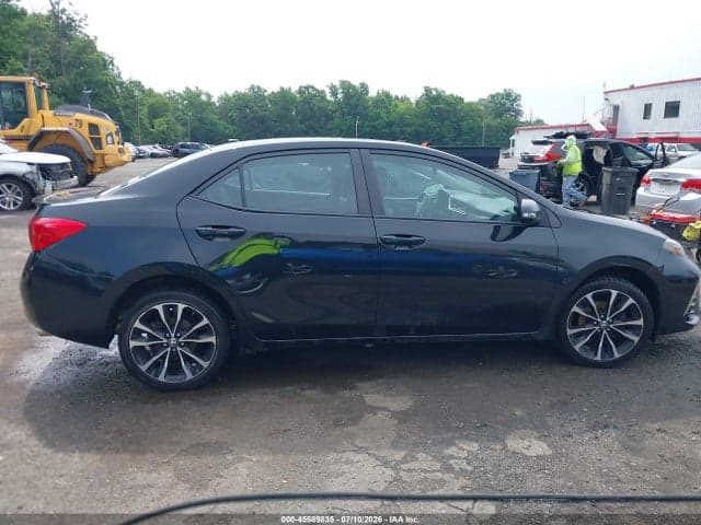 2017 TOYOTA COROLLA SE 12