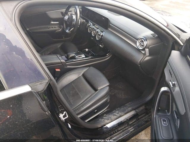 2020 MERCEDES-BENZ CLA 250 4MATIC 5
