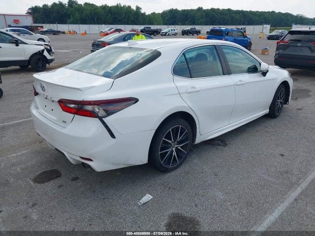 2023 TOYOTA CAMRY SE 4