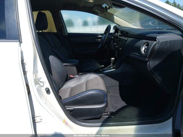 2017 TOYOTA COROLLA SE 5