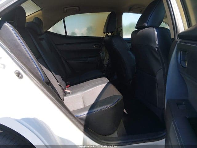 2017 TOYOTA COROLLA SE 8