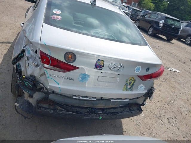 2017 HYUNDAI ELANTRA SE 16