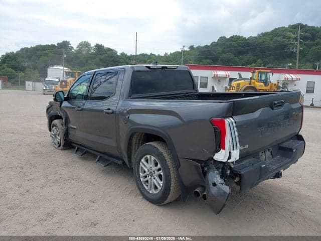 2023 TOYOTA TUNDRA SR5 3