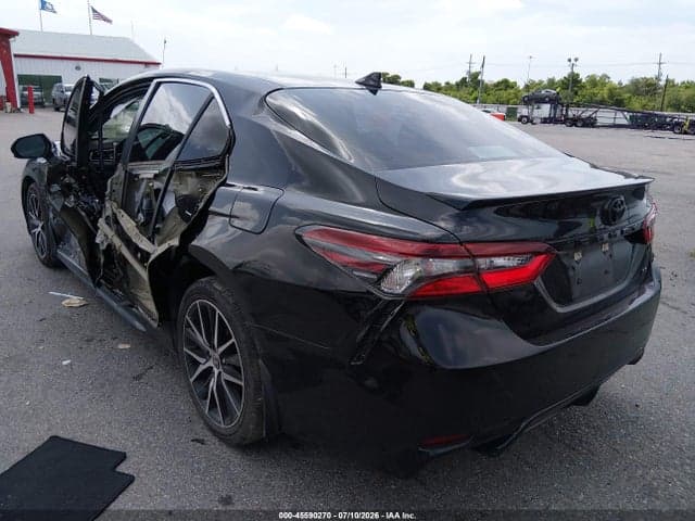 2021 TOYOTA CAMRY SE 3