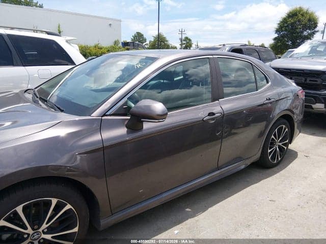2019 TOYOTA CAMRY SE 14