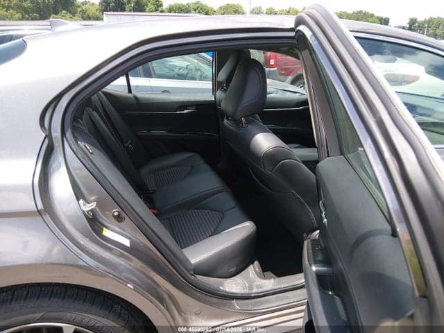 2019 TOYOTA CAMRY SE 8