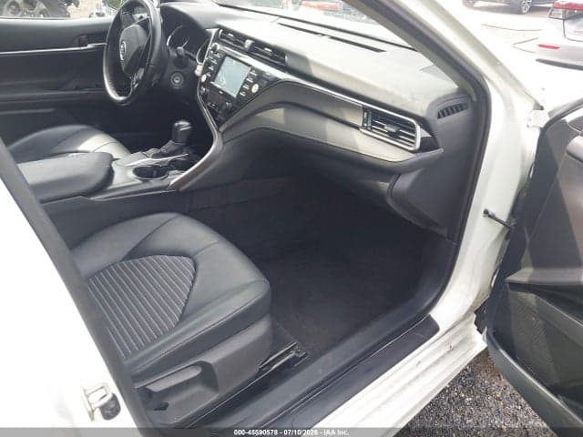 2020 TOYOTA CAMRY SE 5
