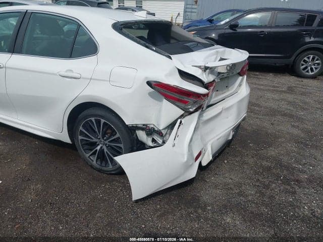 2020 TOYOTA CAMRY SE 6