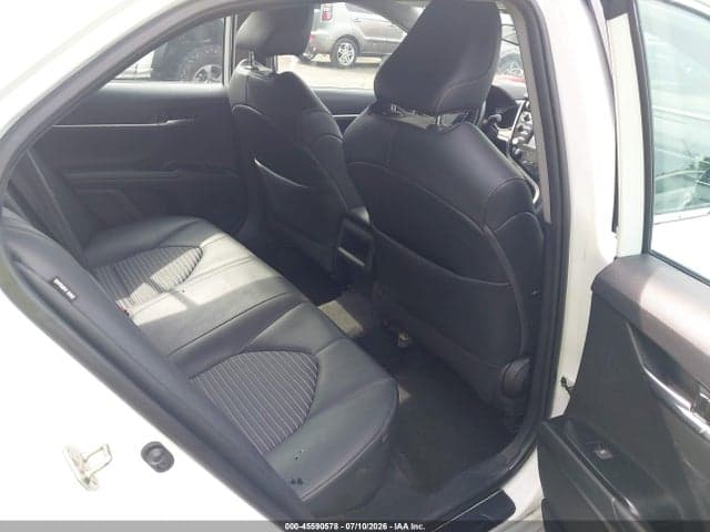 2020 TOYOTA CAMRY SE 8