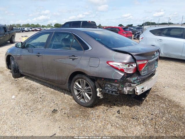 2017 TOYOTA CAMRY SE 3